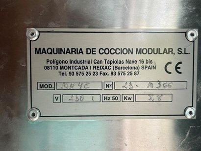 1 rôtissoire inox MCM MN4E sur bâti mobile...