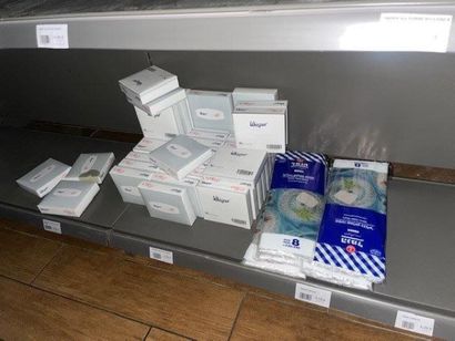 STOCK : Petit stock de vins, alcools dont...