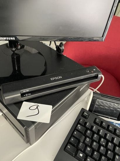 - 2 UC LENOVO Thincentre core i5
- 2 écrans...