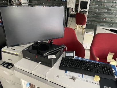 - 2 UC LENOVO Thincentre core i5
- 2 écrans...