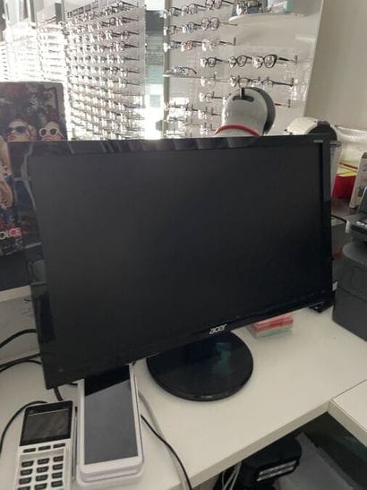 - 1 UC LENOVO Thincentre core i5
- 1 écran...