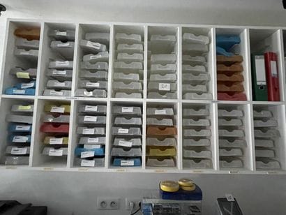 (+/-) 90 péniches plastiques clients (Ref....
