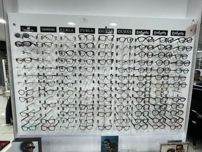 STOCK de (+/-) 1 506 paires de lunettes pour...