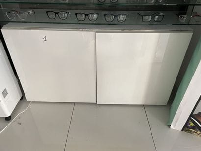 3 meubles laqués blanc à 2 portes 150 cm...