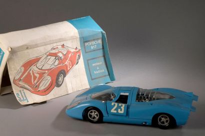 SLJ Porsche 917 
Moteur à friction, boîte,...