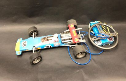 Polistil Matra F1 téléguidée avec son volant...