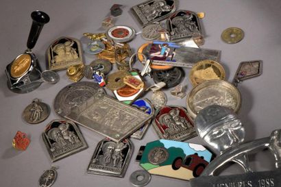 Lot de badges et médailles de Saint Christophe...