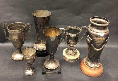 Lot de six trophées de course dont circuit...