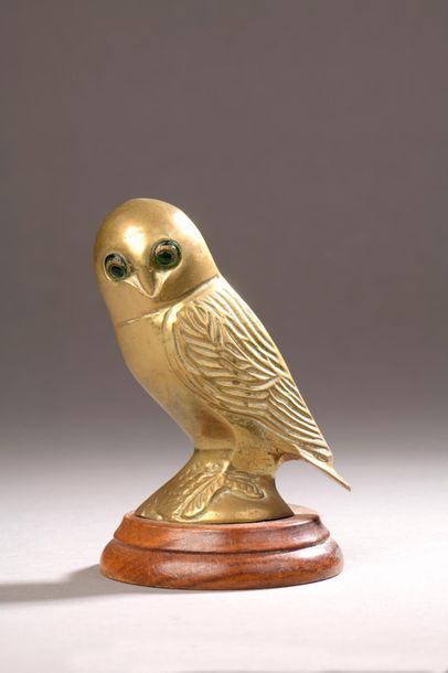 Chouette en bronze doré, les yeux en verre,...
