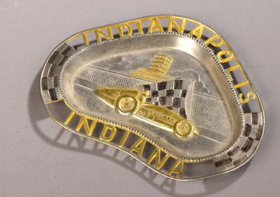 Cendrier Indianapolis en métal 
9 x 12,5...
