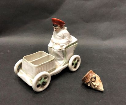 Boite automobiliste en porcelaine à roues...