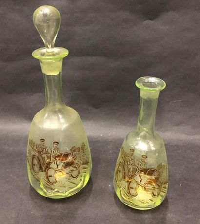 +lots 351+353+Deux carafes en verre, manque...