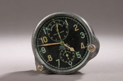 JAEGER 
Belle montre de bord militaire montée...