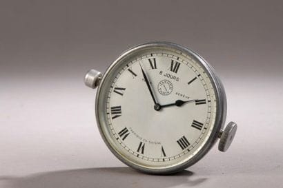 JAEGER 
Montre de bord 8 jours, Chiffres...