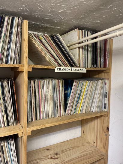 Lot d’environ 8800 disques 45T, 1200 disques...