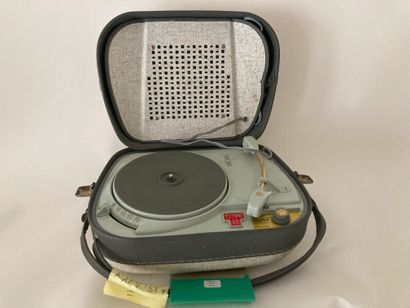 TEPPAZ
Tourne-disques
Vendu en l'état