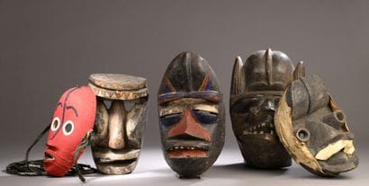 ARTS PREMIERS, AFRIQUE
Lot comprenant cinq...
