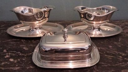 CHRISTOFLE
Beurrier et 2 saucières en métal...