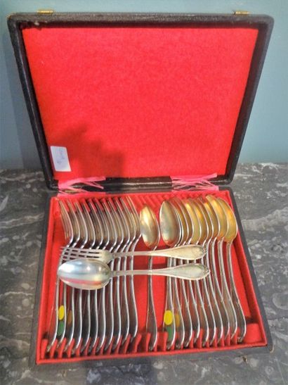 12 couverts à entremets en argent (1er titre...