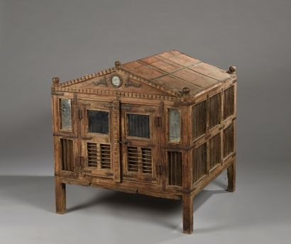 Cage à oiseaux en teck mouluré en forme de...