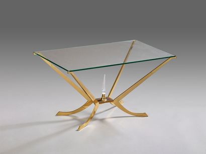 Joli table basse en laiton doré, pose sur...
