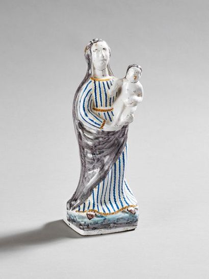 Nevers?
Vierge à l'enfant en faïence polychrome.
H:...