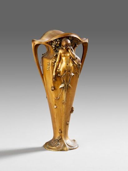 Léon BINET (Début du XXeme siècle).
Vase...