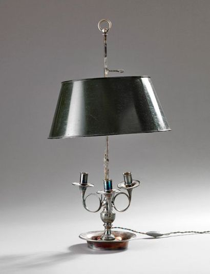 Lampe bouillotte en bronze argenté à 3 bras...