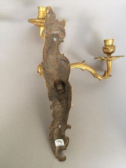 Paire d'appliques en bronze doré et ciselé...