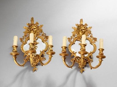 Paire d'appliques en bronze dorés et ciselés...