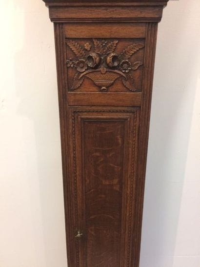 Régulateur de parquet en chêne.
La partie...