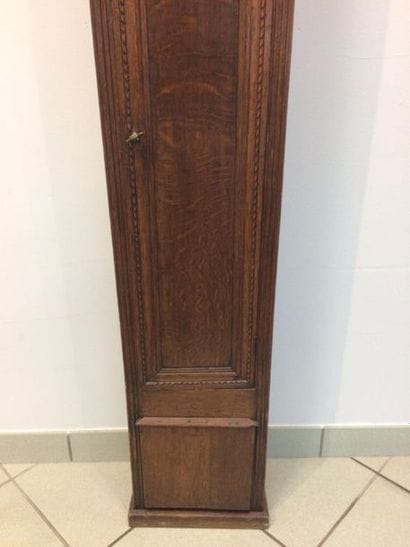 Régulateur de parquet en chêne.
La partie...