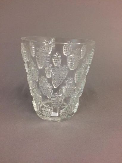 LALIQUE cristal France. 
Lave-raisin 