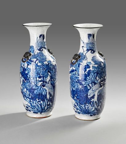 CHINE.
Paire de grands vases balustres en...
