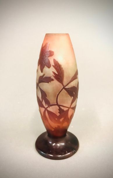 Emile GALLE (1846-1904)
Petit vase de forme...