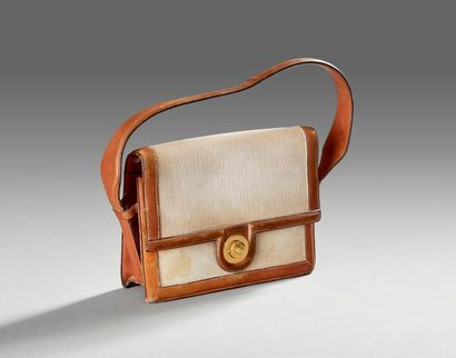 HERMES PARIS 
Sac à main en cuir naturel...