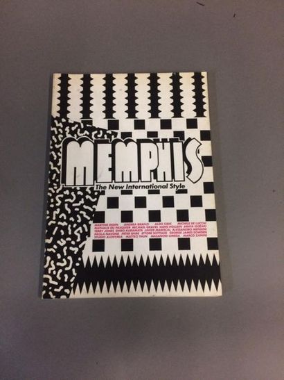 MEMPHIS, the new international Style
Couverture...