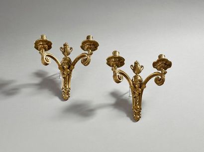 Paire d'appliques en bronze ciselé et vernis...