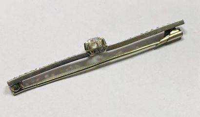 Broche en platine et argent ornée en son...