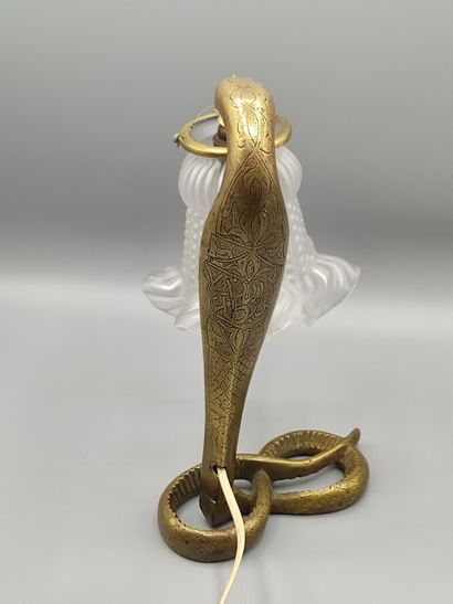 Edgar BRANDT (1880-1960), dans le goût de.

Lampe...