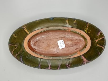 MONTIERES

Petite jardinière de forme oblongue...