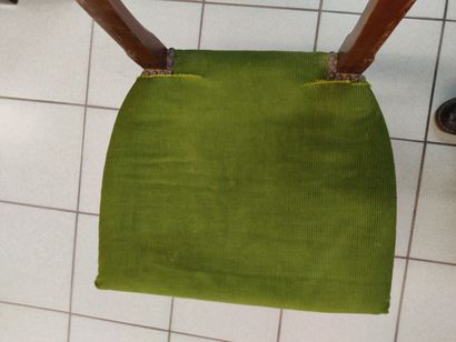 Chaise en acajou à dossier bandeau

Pieds...