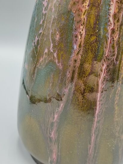 MONTIERES

Paire de vases en céramique irisée...