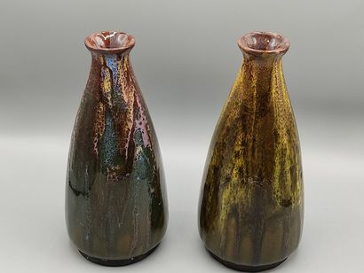 MONTIERES

Paire de vases en céramique irisée...
