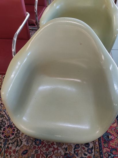 Charle (1907-1978) et Ray (1913-1988) EAMES,

Distribution...