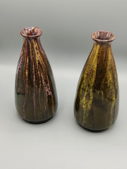 MONTIERES

Paire de vases en céramique irisée...