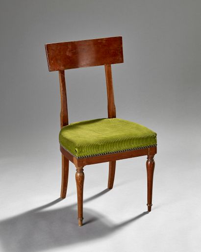 Chaise en acajou à dossier bandeau

Pieds...
