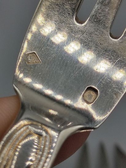 Silver cake service model filets shells composed...