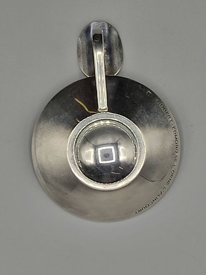 Silver wine taster with umbilicus, with thumb...
