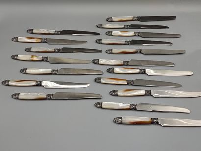 Set of 18 cheese and dessert knives with...